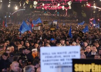 ‘Ai është kanalizuar shumë gabim’/ Ben Andoni: Qëllimi i Berishës me protestën e 12 korrikut!