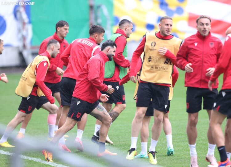 “Legjionarët” mbyllin përgatitjet për sfidën ndaj Kroacisë, Sylvinho mban sekret formacionin dhe skemën