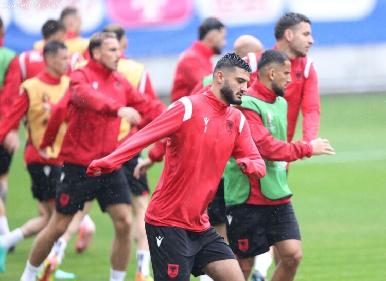 “Legjionarët” mbyllin përgatitjet për sfidën ndaj Kroacisë, Sylvinho mban sekret formacionin dhe skemën