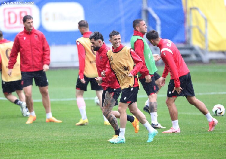 “Legjionarët” mbyllin përgatitjet për sfidën ndaj Kroacisë, Sylvinho mban sekret formacionin dhe skemën