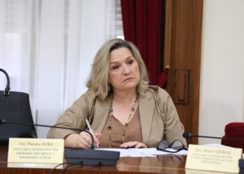 “Dezinformimi’ pritet të kalojë në Parlament, reagon Açka: Vendi bosh do t’i takojë ndonjë dashi, deleje a deledashi të opozitës