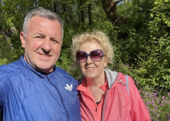 Sot një muaj pa bashkëshorten, Agron Llakaj i pikëlluar: Përpëlitem në vuajtje pafund…