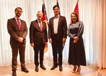 Dy ditë pasi i morën vulën, ambasadori gjerman takohet me Bashën. Ja për çfarë u bisedua