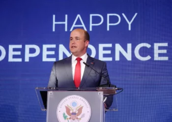 Pritja për Ditën e Pavarësisë/ Wisner mesazh për Drejtësinë: Gjyqtarë e prokurorë po punojnë të reformojnë sistemin dhe luftojnë korrupsionin