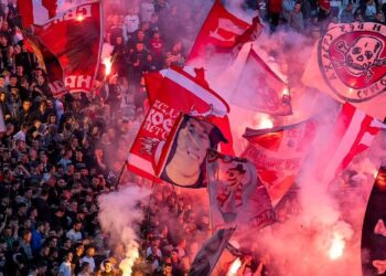 Paralajmërohen tifozët e “Tre luanëve”: Kujdes nga huliganët e Serbisë