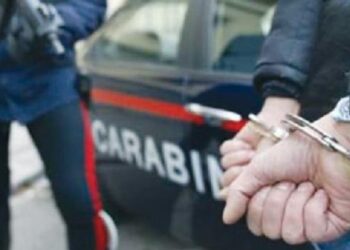 Nuk zë mend/ Kaloi 22 vite në burg pasi vrau gruan, ditën e parë të lirisë përndjek një 20-vjeçare