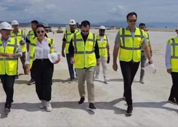 Balluku inspekton punimet për ndërtimin e aeroportit të Vlorës: Do të jemi gati në afatin e premtuar