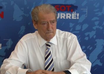 S’përmend Bashën/ Berisha ftesë demokratëve: Kthehuni në shtëpinë tuaj, PD ka nevojë për ju. Duhet një front i gjerë opozitar