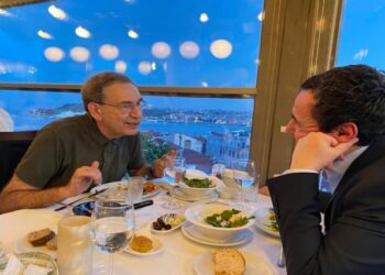 Kurti darkon me shkrimtarin Orhan Pamuk: I interesuar për Kosovën e shqiptarët
