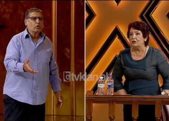 “Të kërkova ndihmë e më ngule thikën pas shpine!”, motra shpërthen ndaj vëllait: Je mashtrues!