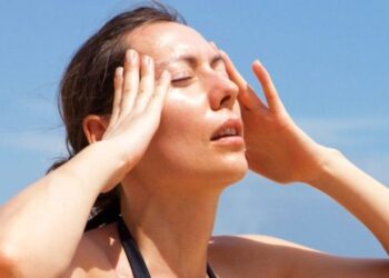 Goditja nga dielli, çfarë të bëni për të shmangur dhimbjet e kokës