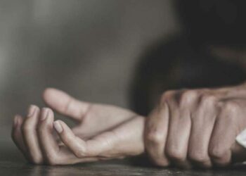 Tronditëse/ Babai për*hunon 3 vajzat e tij, të miturat i tregojnë të ëmës, por ajo habit…!