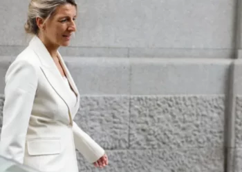 Zgjedhjet europiane sjellin “viktimën” e parë në Spanjë, liderja e aleancës së majtë jep dorëheqjen