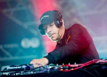 Ish e dashura padit DJ, akuzohet se i ka shpërndarë pamje gjatë momentit intim