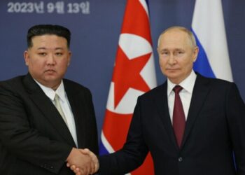 Vladimir Putin mbërrin në Korenë e Veriut, pritet nga Kim Jong Un