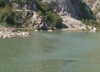 Gjendet një trup i pajetë në lumin Drin, detajet e para: Ja për çfarë dyshohet
