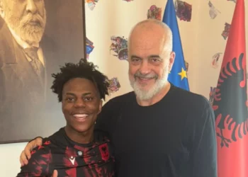 VIDEO/ Ylli i njohur i “YouTube” vjen në Tiranë, takohet me Edi Ramën, kërkesa e pazakontë për kryeministrin