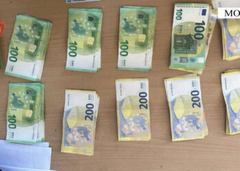 Tentoi të fuste në Shqipëri 15 000 euro të padeklaruara, procedohet 49-vjeçari malazez