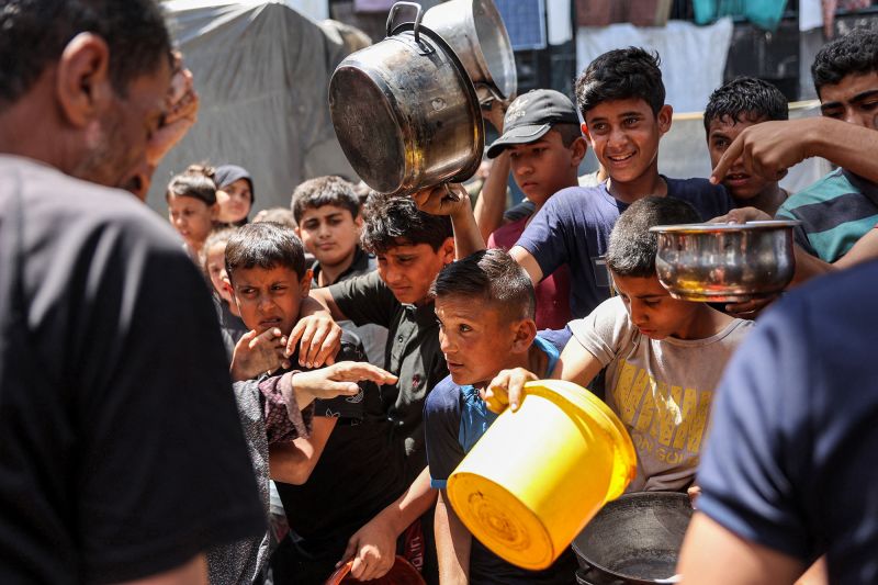 Raportimi tronditës i CNN: Fëmijët në Gaza po vdesin nga uria në krahët e prindërve të tyre