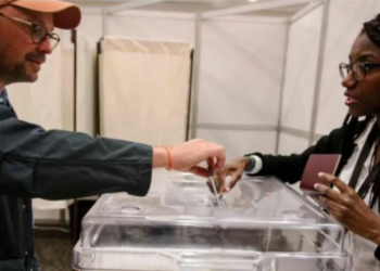 Franca voton sot, sondazhet flasin për një fitore të ekstremit të djathtë