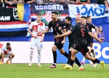 VIDEO/ Mbyllet Kroaci-Shqipëri: Kuqezinjtë barazojnë në minutat shtesë, Gjasula shënon golin e dytë, ngjallen shpresat