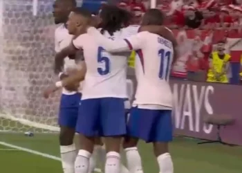 VIDEO/ Austri-Francë: Austriakët të pafat, “Gjelat” kalojnë në avantazh falë një autogoli