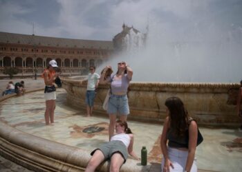 Vala e të nxehtit vijon të djegë Europën Jugore