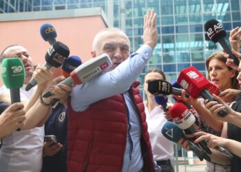 Hetimi pasuror, Meta del nga SPAK pas tre orësh dhe hidhet në sulm: Më pyetën kot më kot