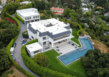 Pse JLo dhe Affleck vendosën të shisnin rezidencën luksoze?