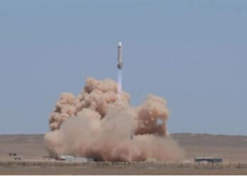 Kryhet prova e parë e nisjes dhe zbritjes vertikale 10 km të raketës së ripërdorueshme kineze