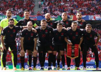 Arbër Hoxha e Ivan Balliu në fushë, Sylvinho ul në stol Hysajn! Broja rikthehet në majën e sulmit, formacioni anti-Spanjë