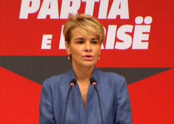 Kryemadhi i jep mesazh të koduar bashkëpunëtorëve të Metës (ose ish-servileve të saj)