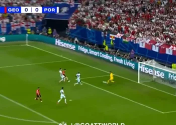 VIDEO/ Gjeorgji-Portugali: Gjeorgjianëve i mjaftojnë vetëm dy minuta, Kvaratskhelia shtang Ronaldon