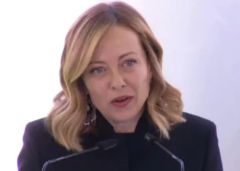 “Qendrat e emigrantëve hapen në 1 gusht”, Meloni: Në Gjadër ‘burg” për shkelësit