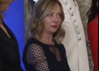 VIDEO/ Reagimi epik i Giorgia Melonit kur takon Emmanuel Macron