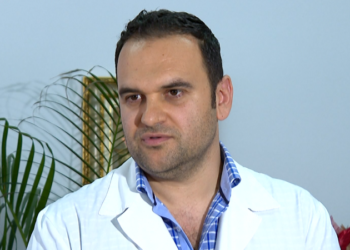 ‘Pacientët janë mosbesues’/ Mjekët të shqetësuar pas skandalit te Onkologjia: Njëri më mori në telefon pse nuk i kishin rënë flokët