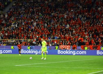 Incidentet gjatë ndeshjes Itali-Shqipëri, UEFA gjobit 37 mijë euro FSHF-në: Ja çfarë bënë tifozët shqiptarë