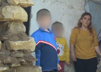 Lutet për bukë dhe strehë, nëna me dy fëmijë të mitur e braktisur nga të gjithë