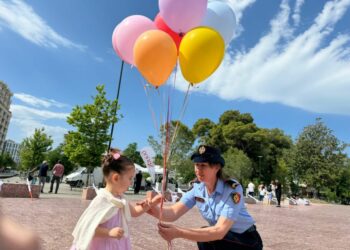 FOTO / Policia e Shtetit uron 1 Qershorin: Jemi pranë fëmijëve në çdo kohë