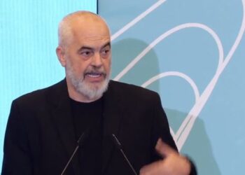 Paga 900 euro në shtet: Çfarë fshihet pas lëvizjes së Ramës?