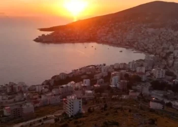 VIDEO/ Pamje përrallore nga Saranda, kryeministri Rama: Me energji dhe ritëm për një sezon veror hit