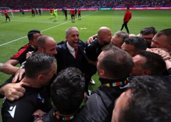 FOTO/ Shqipëria mori 1 pikë me Kroacinë, shikoni festën e Sylvinhos dhe ekipit të tij