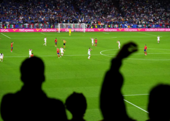 Spanjë-Itali 1-0, një autogol i jep avantazhin iberikëve. Calafiori i pafat