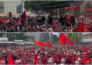 VIDEO/ Atmosferë miqësore: Italianët ‘përgjërohen’, tifozët shqiptarë u thyejnë makaronat para syve