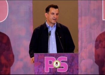 Veliaj takim me socialistët e Rrogozhinës: Do të fitojmë sërish. Opozita pa ide, vazhdon si talebanët me djegie gomash e molotov