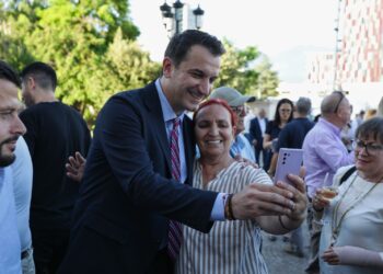 Veliaj me socialistët e Njësisë 5: Mobilizim për fitoren e katërt të Edi Ramës. Meritë e PS që Shqipëria dhe Tirana po ndryshojnë
