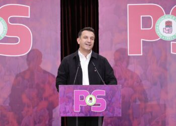 Veliaj për opozitën: Kur vjen fushata xhirojnë gomat, kur humbin djegin goma. PS është gati për fitore në 2025