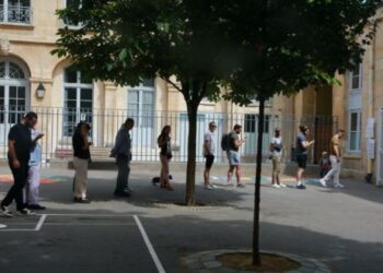 Zgjedhjet në Francë, vendi dëshmon pjesëmarrjen më të lartë të votuesve në 40 vjet