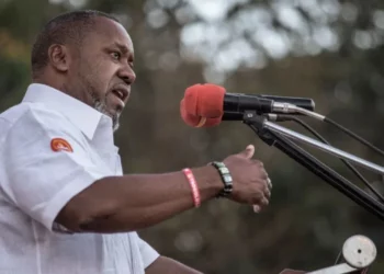 “Zhduket” avioni ku udhëtonte zv.presidenti! Autoritetet në alarm, asnjë shenjë për të dhe 9 personat e tjerë në bord