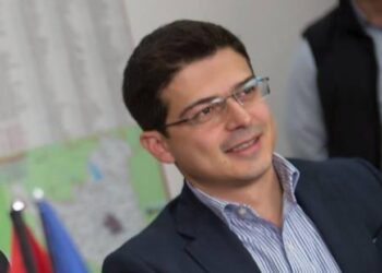 Nga Porti i Durrësit në Ministrinë e Mbrojtjes, kush është ministri i ri Pirro Vengu